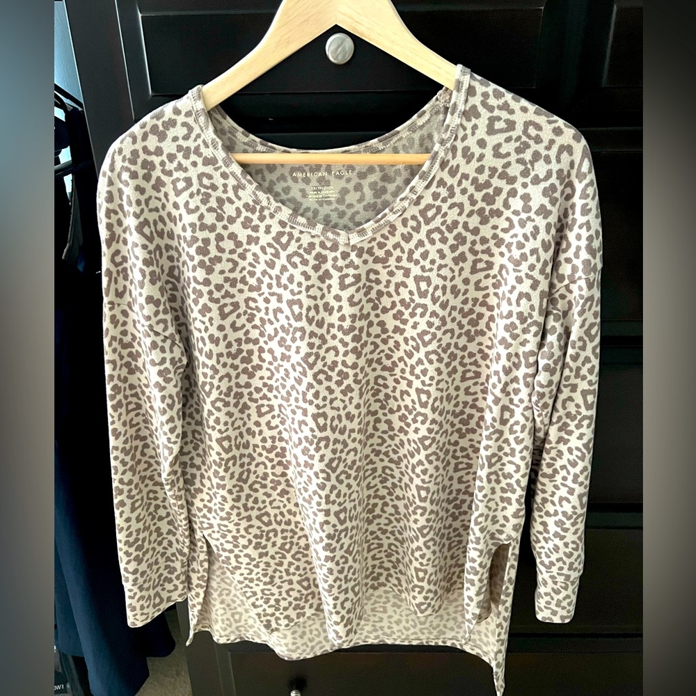 Leopard Print Log Sleeve
